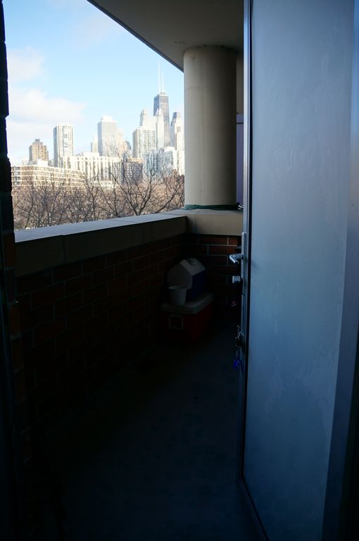 Primary Photo - 437 W Division St