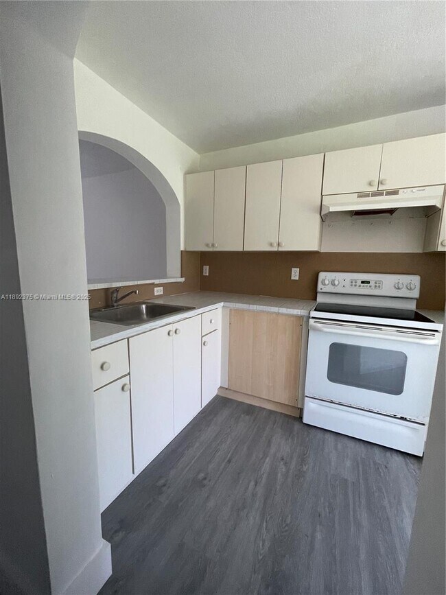 Foto del edificio - 2731 SE 12th Pl