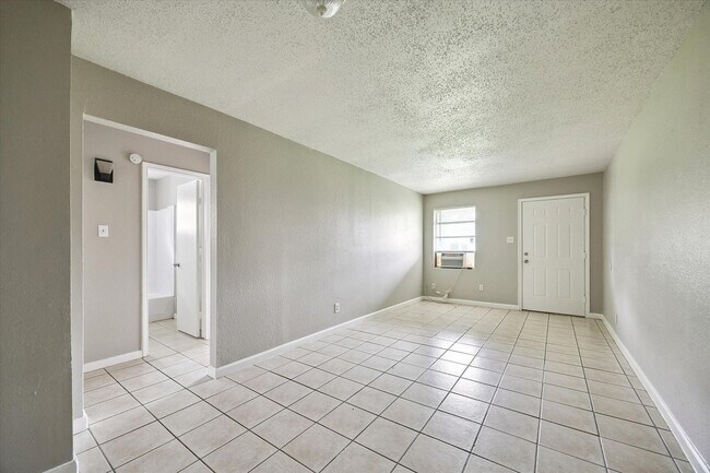 Foto del edificio - 5107 Clover St