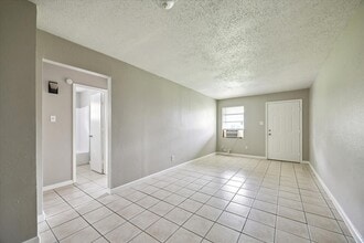 Building Photo - 5107 Clover St