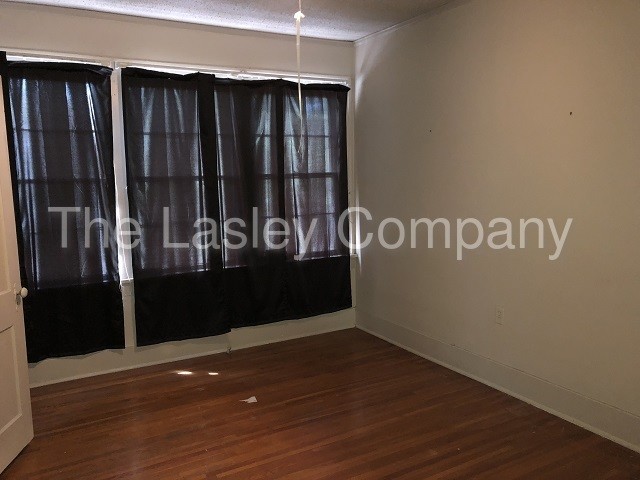 Building Photo - 3405 W Markham St