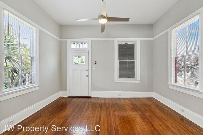 Building Photo - 1 br, 1 bath House - 940 N Rendon St