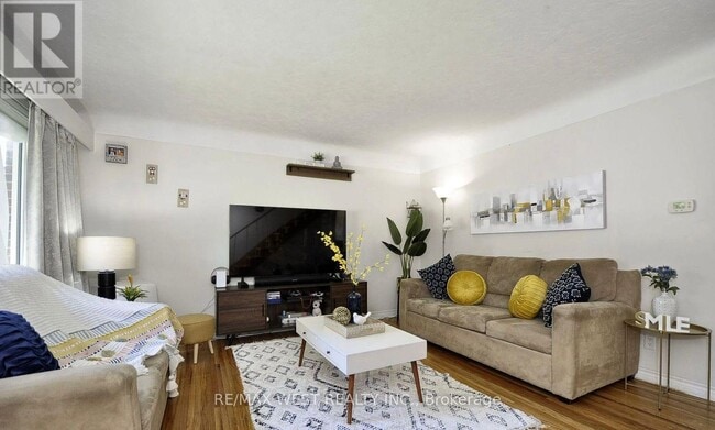 Photo du bâtiment - 442 Highland Rd E