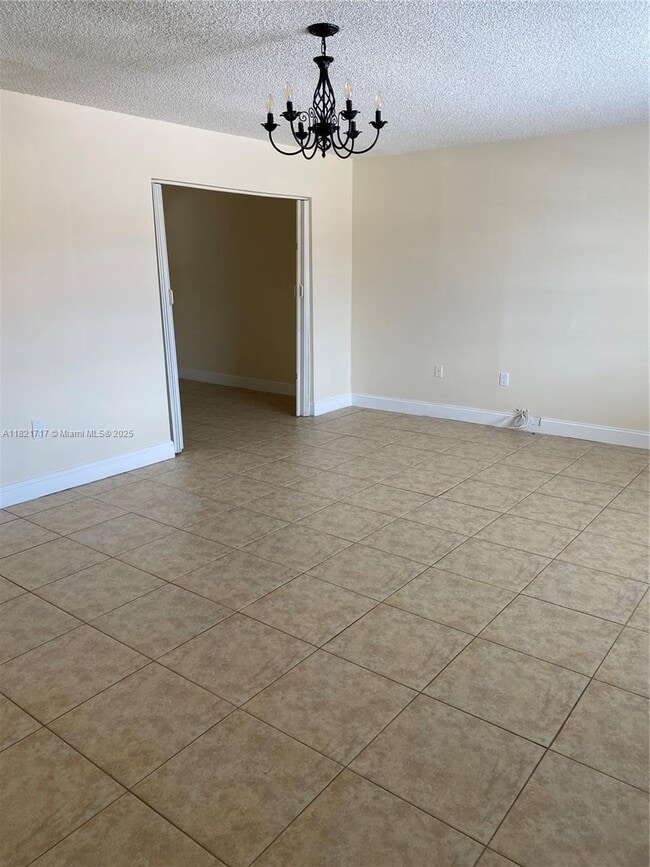 Building Photo - 545 W 79th Pl