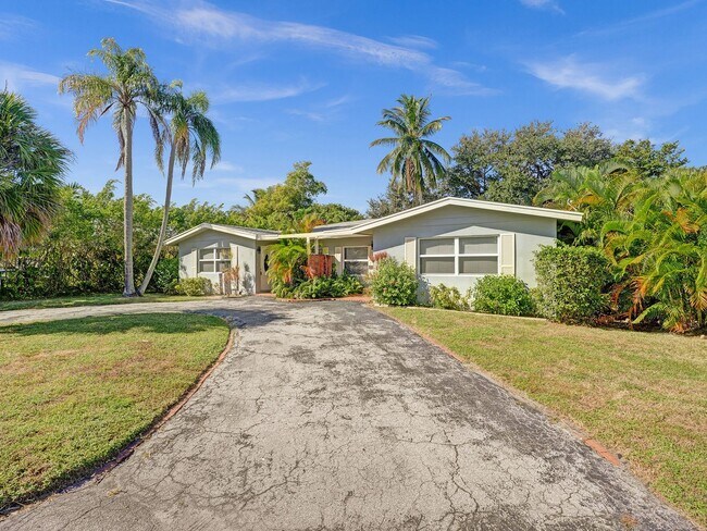 Building Photo - 6599 NE 7th Ave