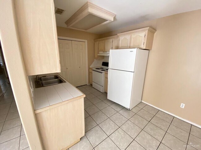 Building Photo - 607 O Hare Dr