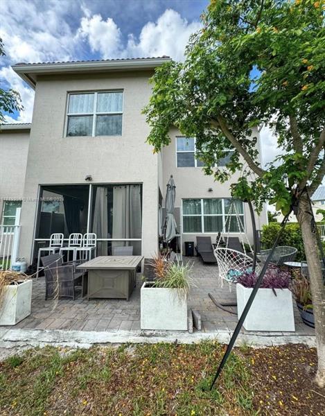 Foto del edificio - 5035 Eucalyptus Dr