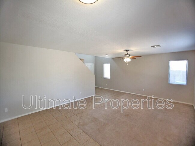 Foto del edificio - 7928 W Florence Ave