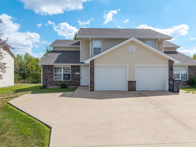 Building Photo - 5718 Canaveral Dr