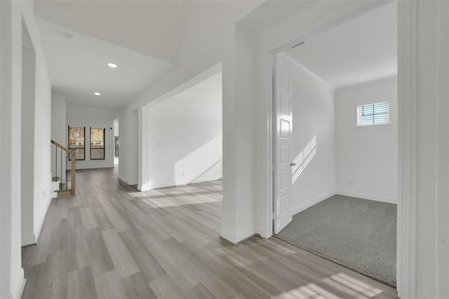 Foto del edificio - 511 Yellow Rose Ln