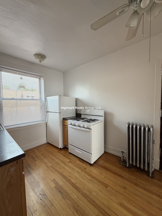 Building Photo - 2344 W Touhy Ave
