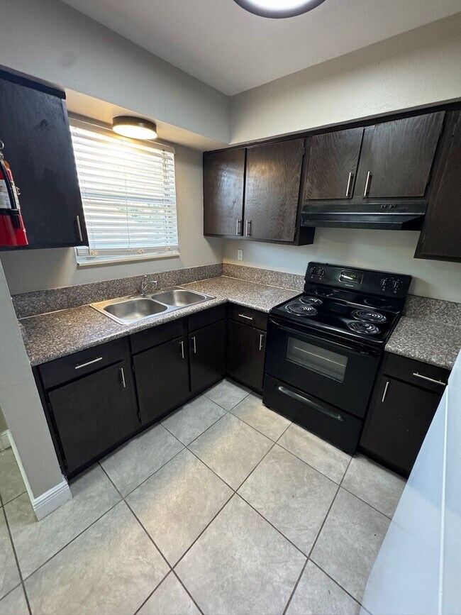 Foto del edificio - 1191 Bentley Rd