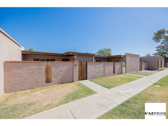 Foto del edificio - Exceptional 2/1 Glendale Townhouse!