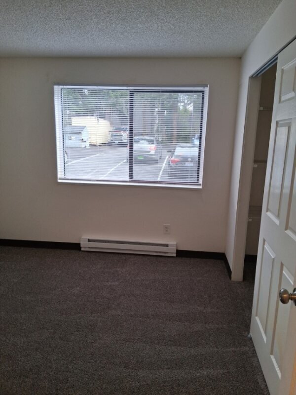 Foto del edificio - 10800 Roosevelt Way NE