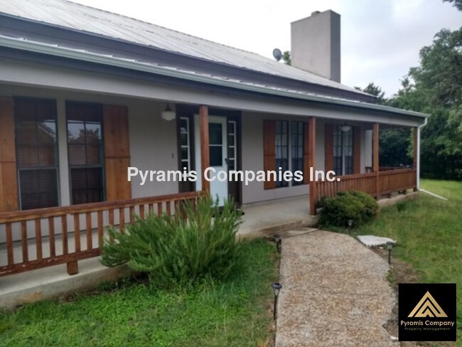 Building Photo - 30672 Blueberry Ridge Dr
