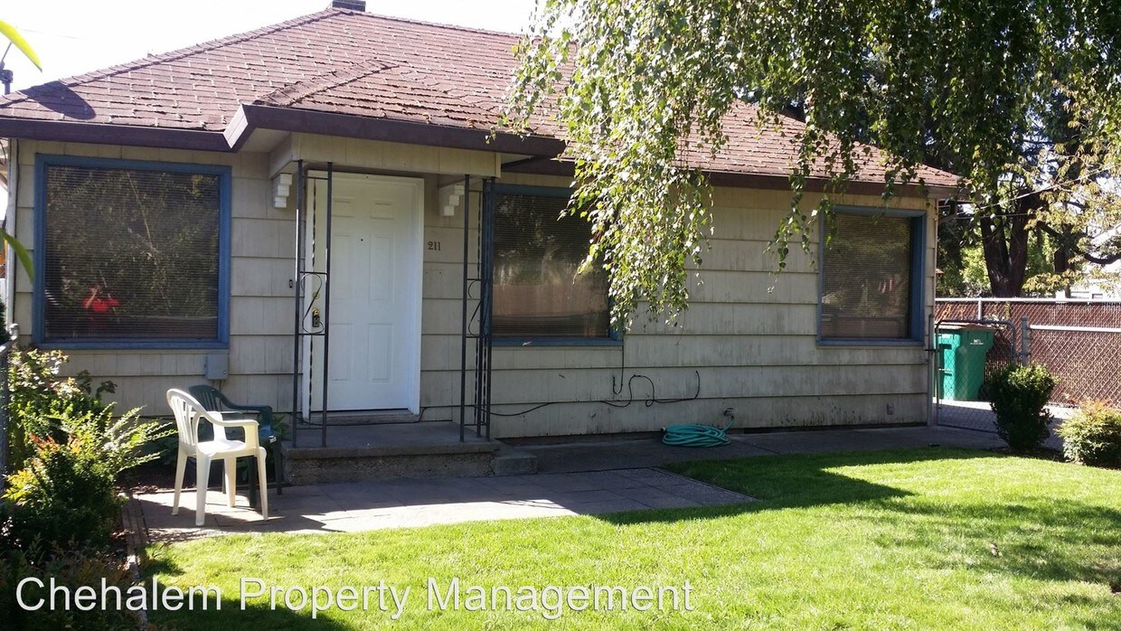 Primary Photo - 2 br, 1 bath House - 211 N. Garfield St.