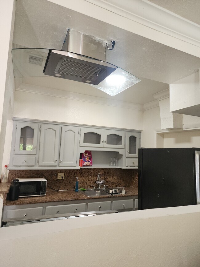 Cocina - 102 NW 64th St