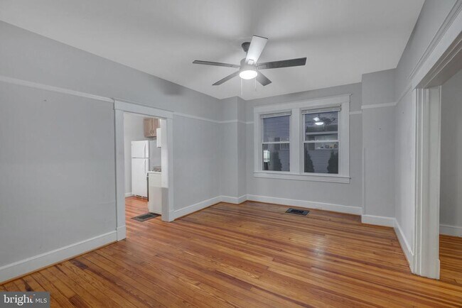 Foto del edificio - 3704 Coolidge Ave