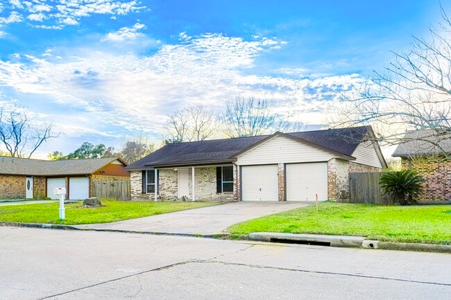 Building Photo - 2135 Whiteback Dr