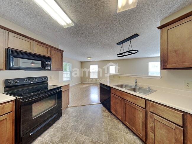 Building Photo - 717 Hickory Pine Dr