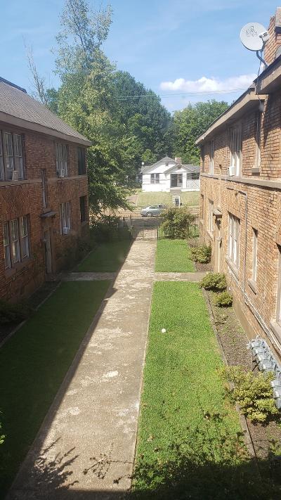patio, vista desde el apartamento - 1935 Lamar Ave