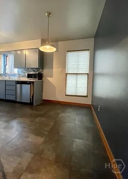 Foto del edificio - 1401 E 33rd St