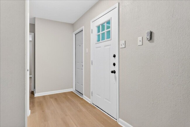 Foto del edificio - 11613 Cripple Creek Dr