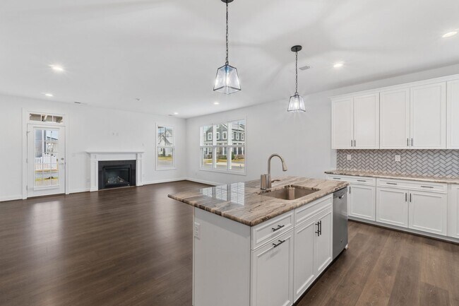 Foto del edificio - 4 Bed 2.5 Bath Home for Rent in Chesapeake