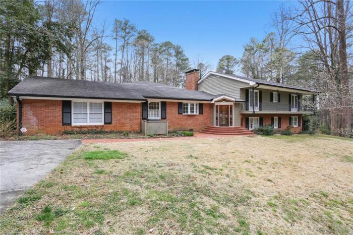 Primary Photo - 4 bedroom in Sandy Springs GA 30342