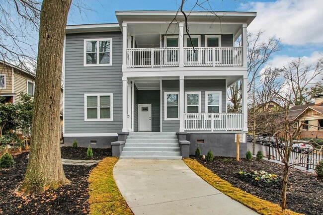 Front View - 825 Monroe Dr NE