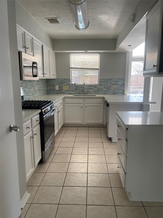 Building Photo - 3443 Nutwood Ln