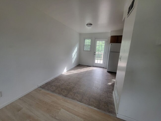 Foto del edificio - Spacious 3-Bedroom Rental Home in Newark