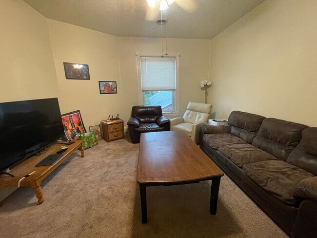 Foto del edificio - 7303-7305 Church Ave - (26218)