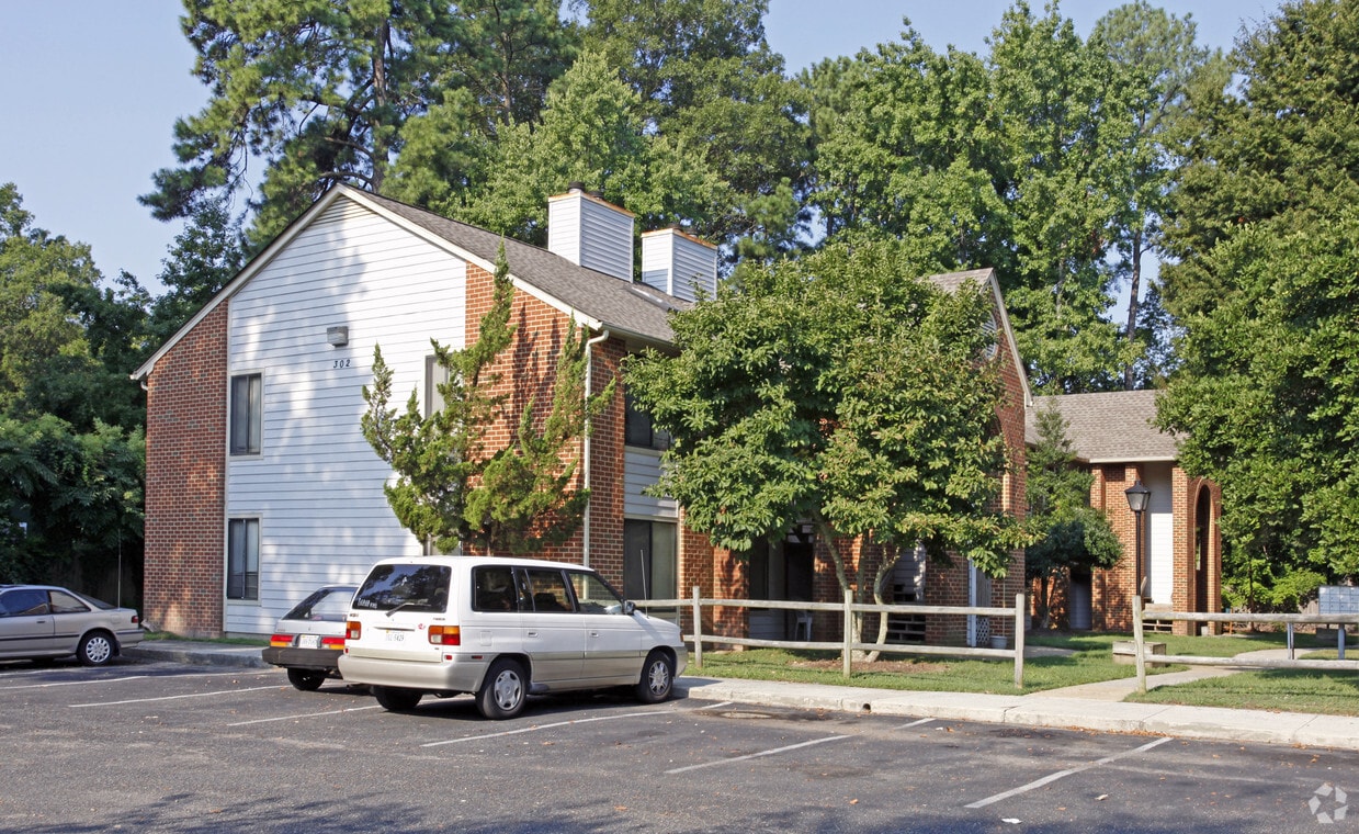Adams, Condos Apartments in Newport News, VA