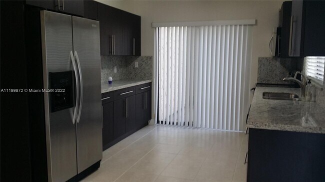 Foto del edificio - 192 Wimbledon Lake Dr