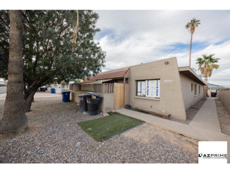 Enjoy The Perfect Blend Of Style And Convenience In This Beautifully Remodeled 2/1 Mesa 4-Plex Unit. - Enjoy The Perfect Blend Of Style And Conve...