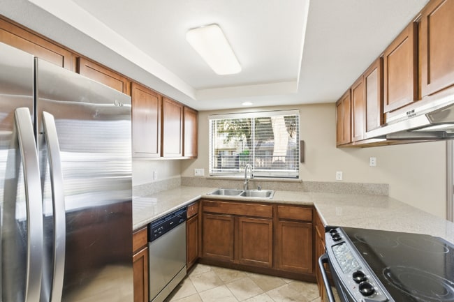 Foto del edificio - 7675 N First St