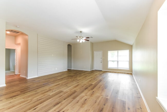 Foto del edificio - 5047 Gulf Stream Ln