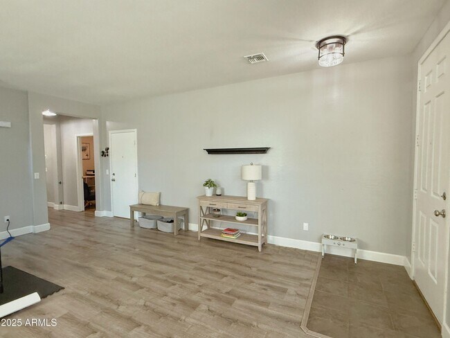 Foto del edificio - 3776 E Sebastian Ln