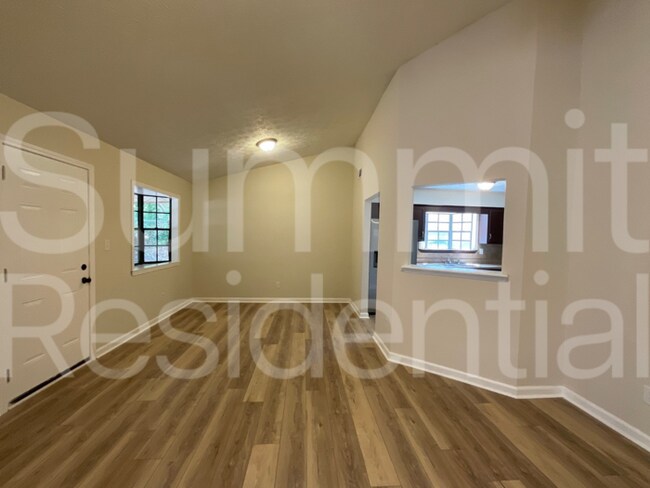Building Photo - 245 Windemere Way