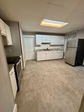 Building Photo - 25 Lenox St