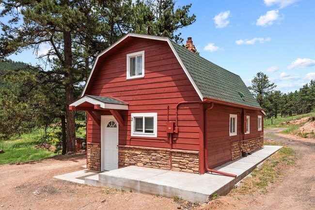 ONE BEDROOM ON THE RANCH! CLOSE TO SHOPPIN... - ONE BEDROOM ON THE RANCH! CLOSE TO SHOPPIN... House