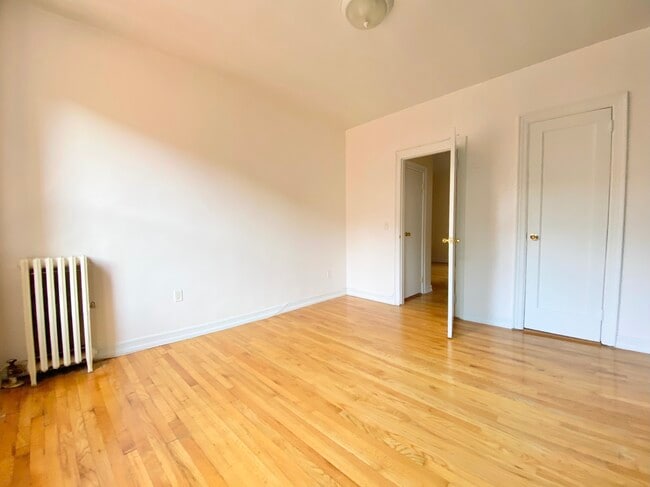 Building Photo - 187 Pinehurst Ave