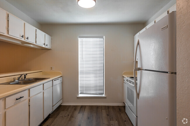 1BD, 1BA - 672SF - The Willows Ennis