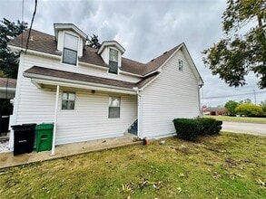 Building Photo - 402 S Bryan-Belt Line Rd