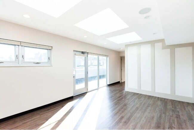 Building Photo - 11 Dorchester St