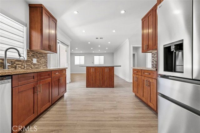 Foto del edificio - 7911 Fulton Ave