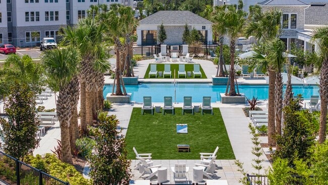 Building Photo - Aston Park Luxury Apartments