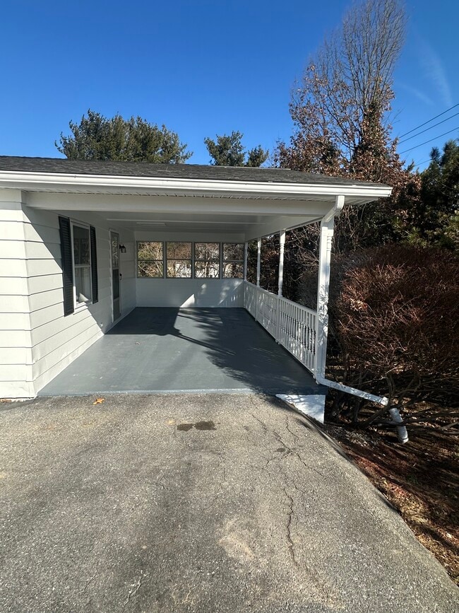 Building Photo - 809 E D St