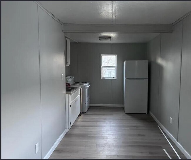 Building Photo - 228 Eden St